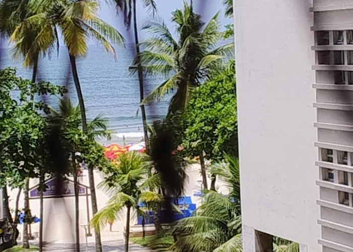 Apê Top Pitangueiras Permitido relaxar e usar chinelo,garagem e serviço de praia gratuitos,La Plage e mar a 50m Guarujá