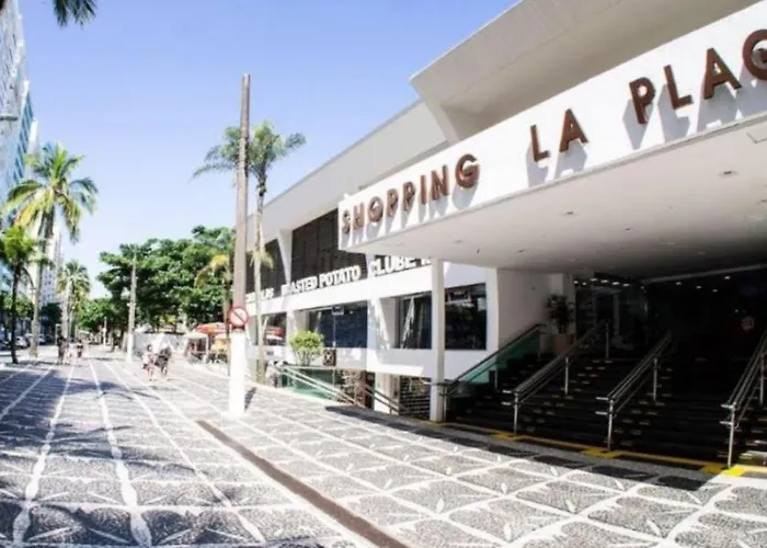 Apê Top Pitangueiras Permitido relaxar e usar chinelo,garagem e serviço de praia gratuitos,La Plage e mar a 50m Guarujá